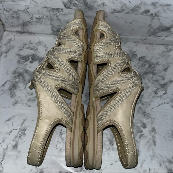 MUDD Angelo womens strap sandals beige size 11 M Hiking Walking Outdoor Shoes - Picture 3 of 5